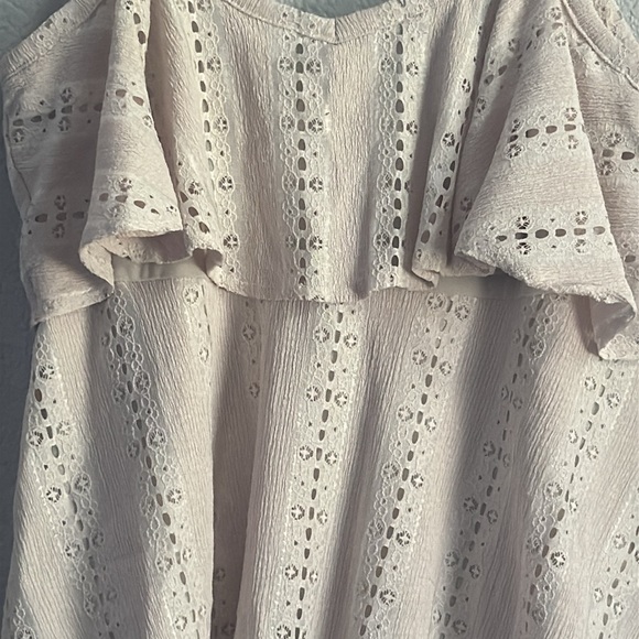 New with tags INC International Concepts Cream eyelet tank size Large - Picture 2 of 4